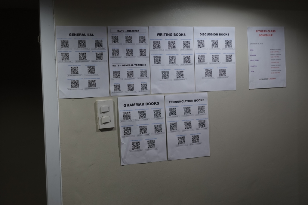 フィリピン留学 Cebu21 - Monol-Staff Office-4